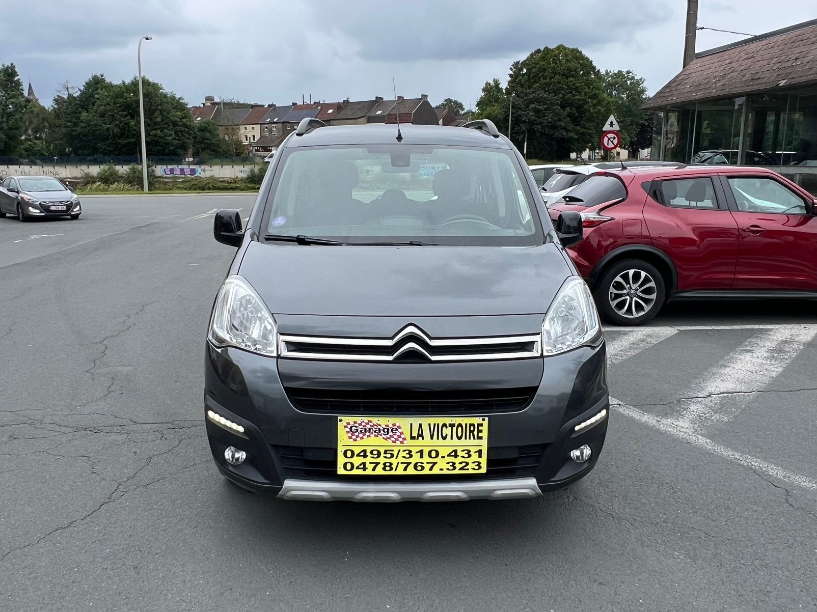 Citroën Berlingo 5 PLACES 1.2essence 2016année 0032478767323, Autos, Argent ou Gris, Achat, Euro 6, Entreprise