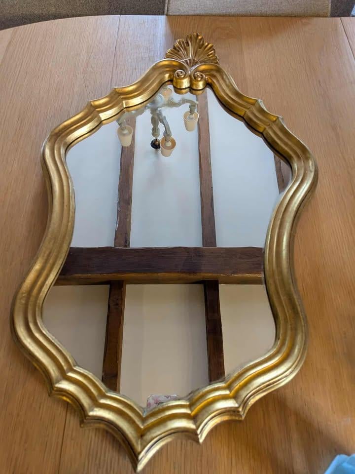 Miroir ancien style baroque. Contour doré, Enlèvement