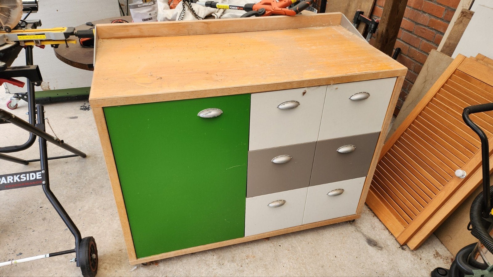 gratis kast op wielen, Huis en Inrichting, Ophalen, Gebruikt
