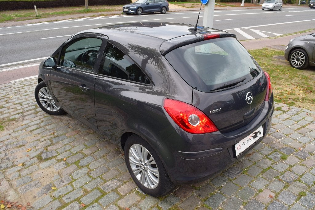 Opel Corsa 1.4i/GPS/LEDER/HISTORY/GARANTIE, Auto's, Voorwielaandrijving, Euro 5, Zwart, 4 cilinders