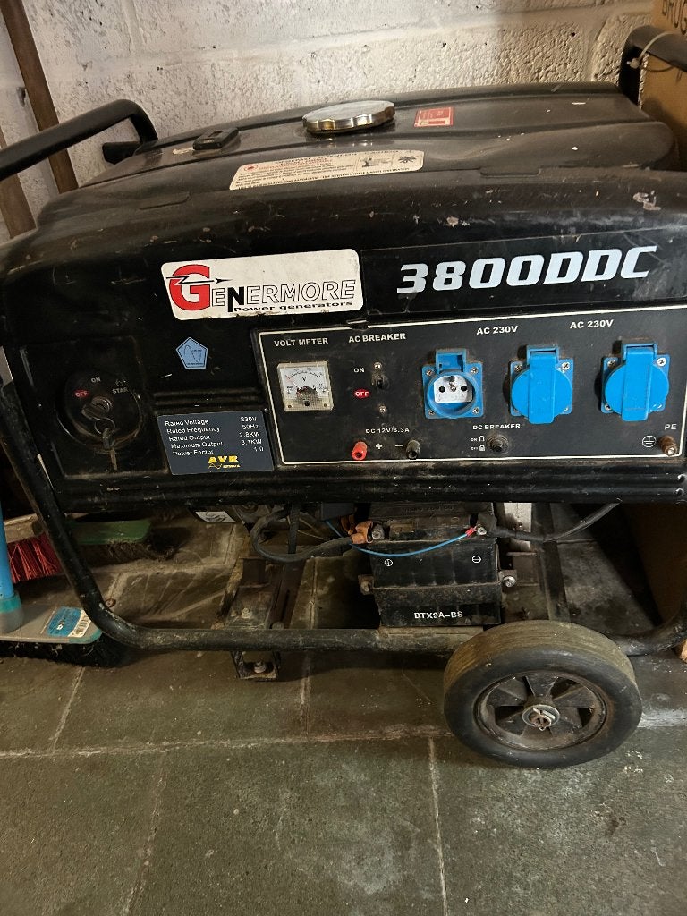 Generator, Bricolage & Construction, Générateurs, Enlèvement, Utilisé, 5 à 10 kVA, Démarrage électrique