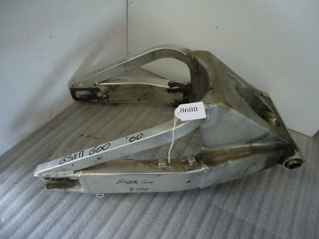 GSXR750 1998 - 2000, 1996 - 1997 Suzuki Achterbrug D1-10145, Motos