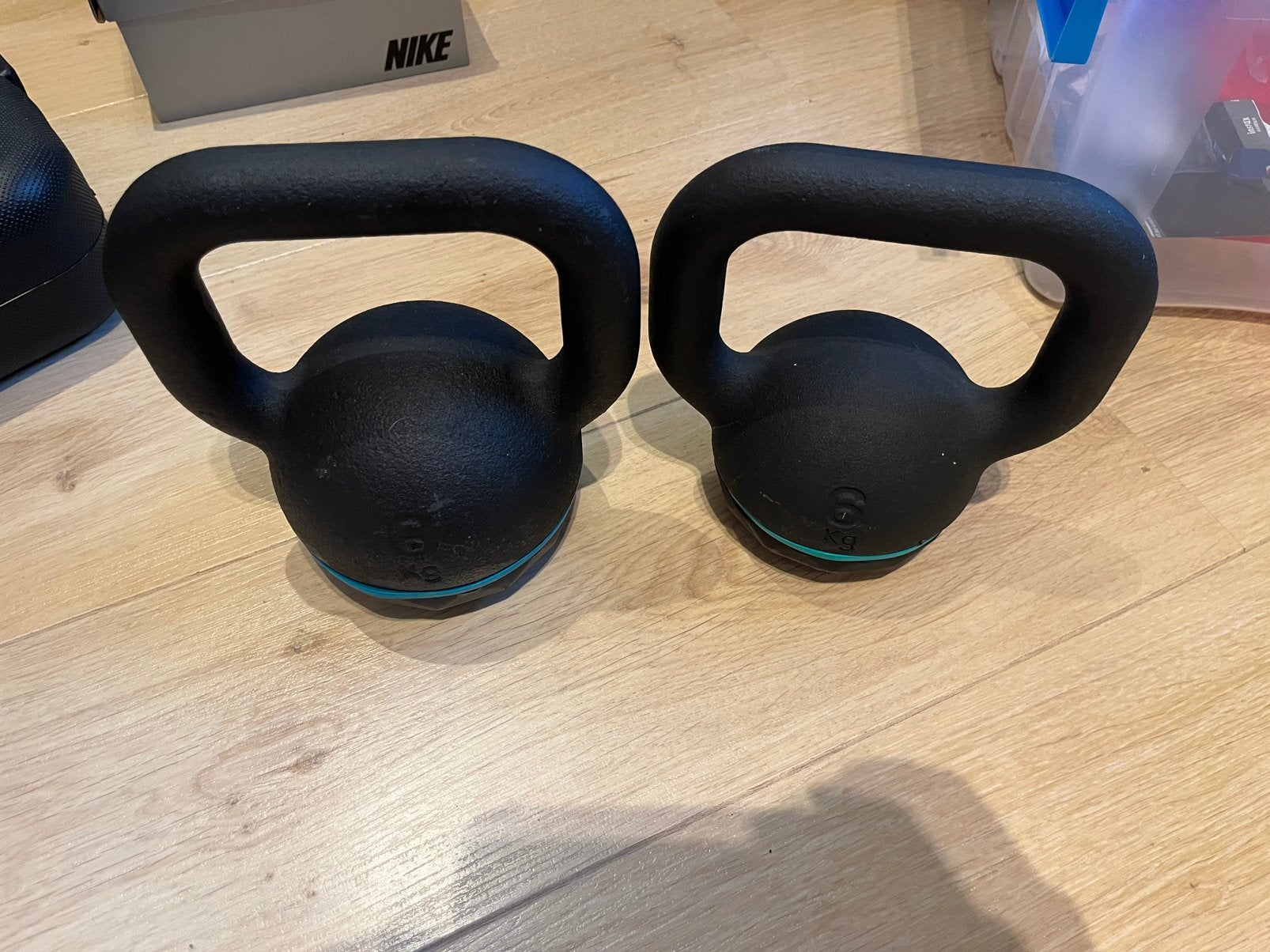 Kettlebell 6kg & 8kg, Sports & Fitness, Enlèvement, Comme neuf, Kettlebell