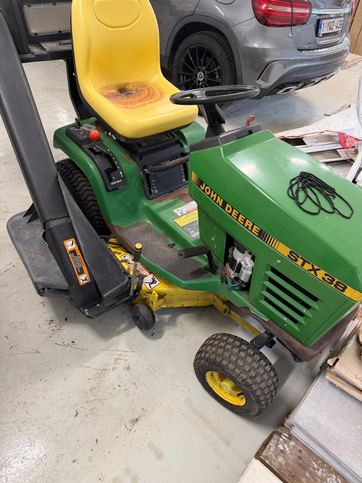 Grasmaaier john deere, Tuin en Terras, Zitmaaiers, Ophalen, Zo goed als nieuw