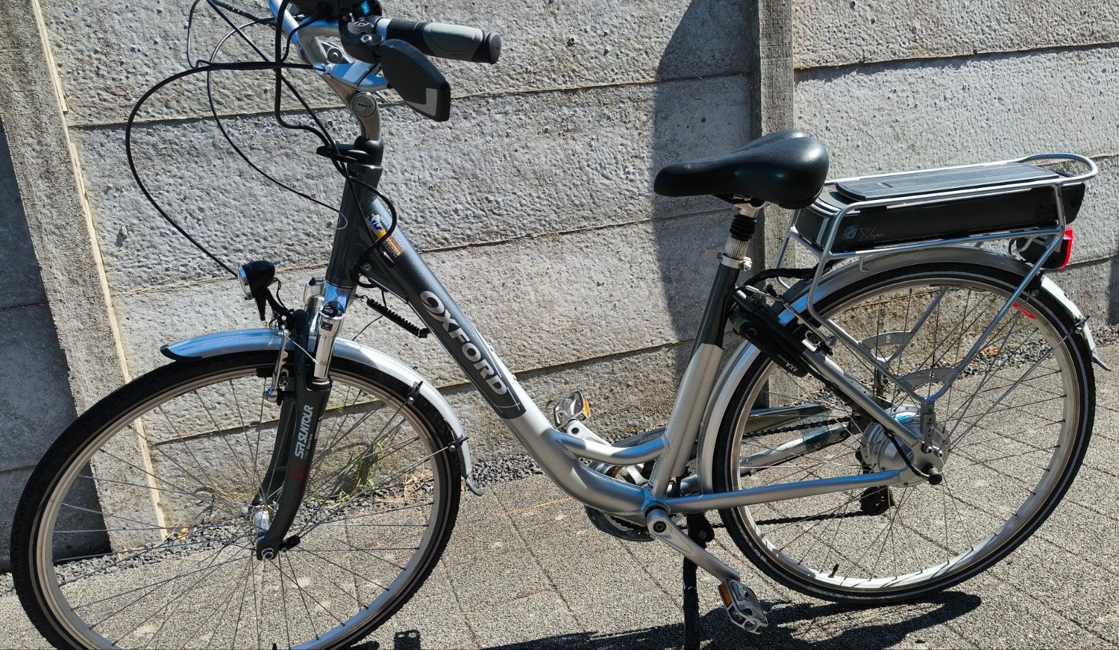 Lichte aluminium oxford ebike. 28" 7 v achterwielmotor, Ophalen