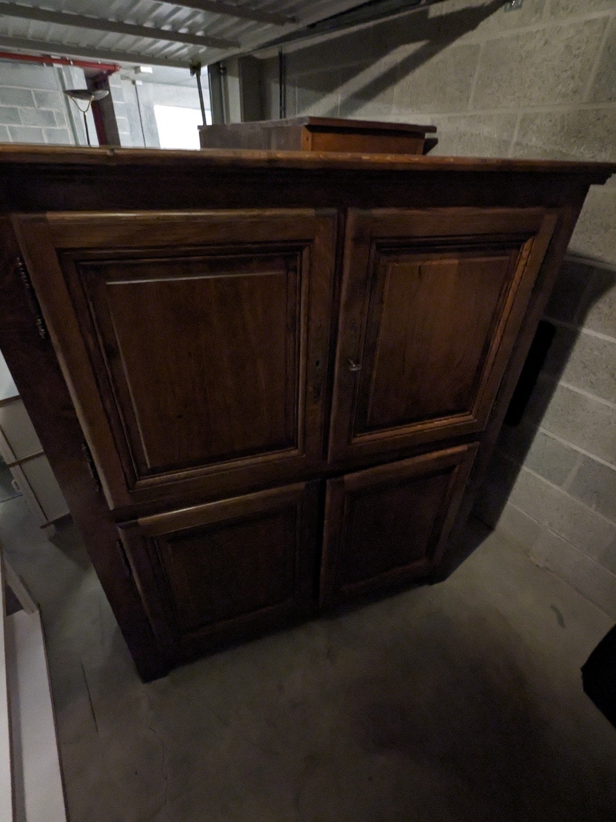 Buffet haut en bois massif, Maison & Meubles, Enlèvement, Chêne