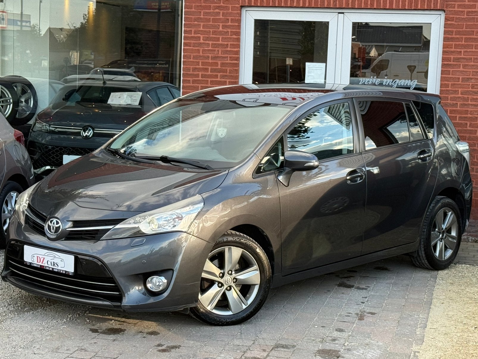 TOYOTA VERSO 1.6D 112PK |NAVI | CAMERA | KEY LESS |PANO DAK, Auto's, Voorwielaandrijving, Monovolume, 1600 cc, Leder en Stof