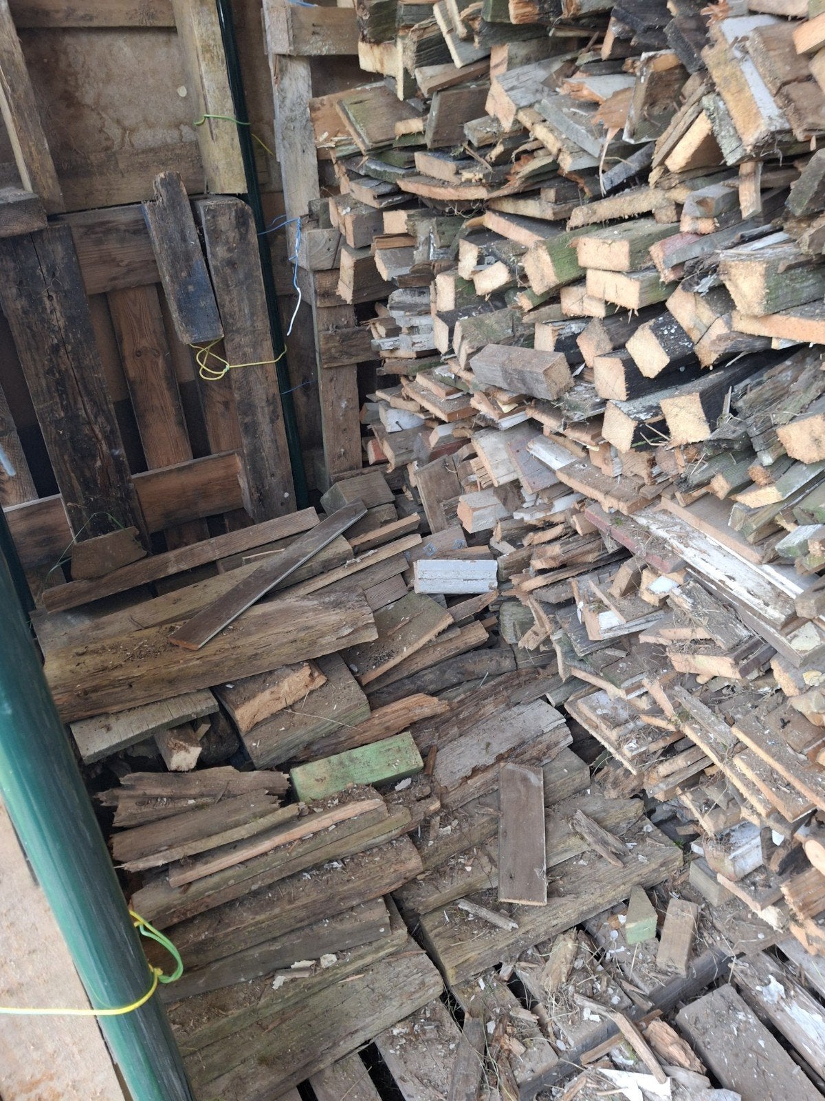 Gezaagd brandhout gratis af te halen, Tuin en Terras, Ophalen