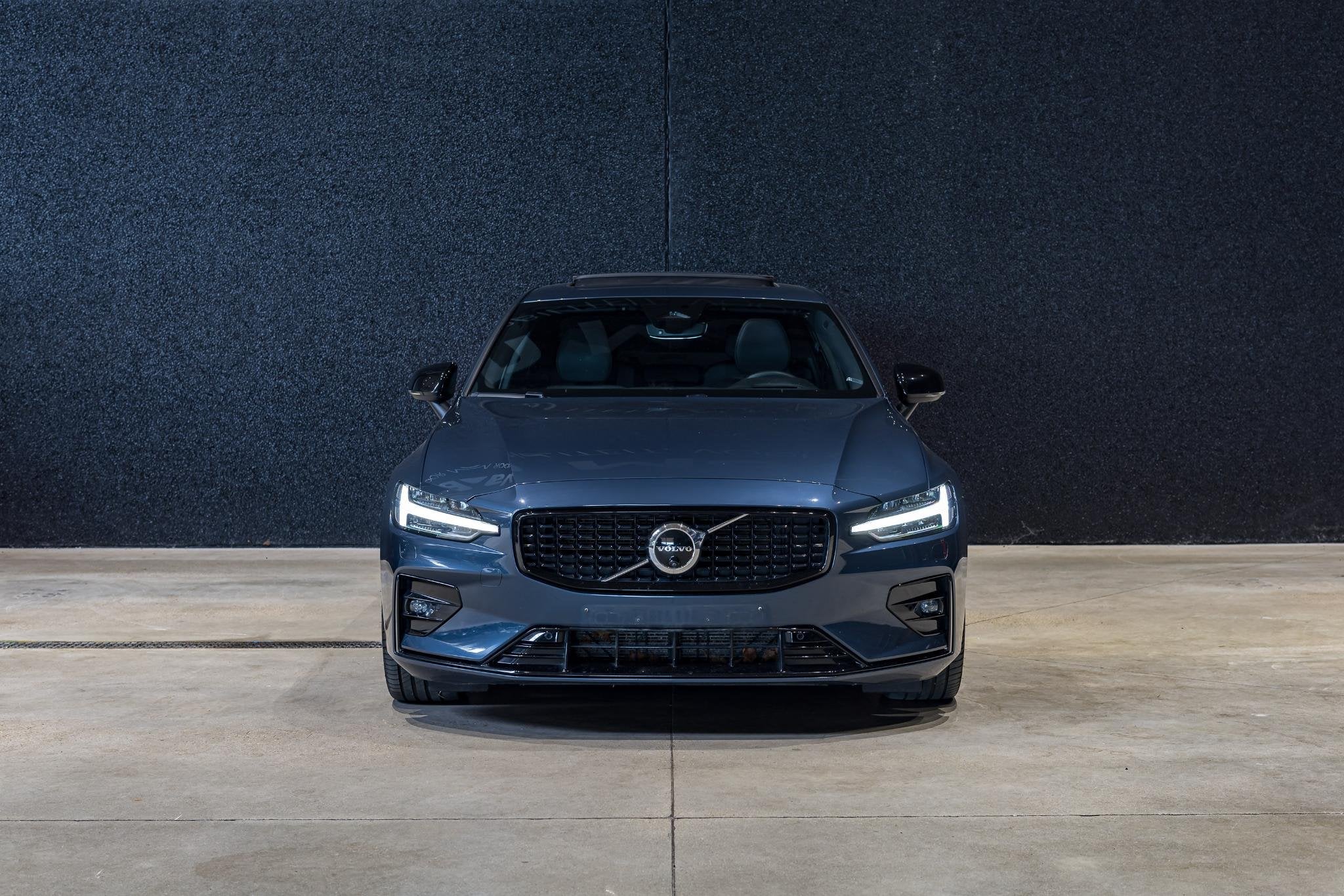 Volvo S60 B5 Ultimate Dark Aut. (automatique), 250 ch, 1800 kg, 4 portes, S60