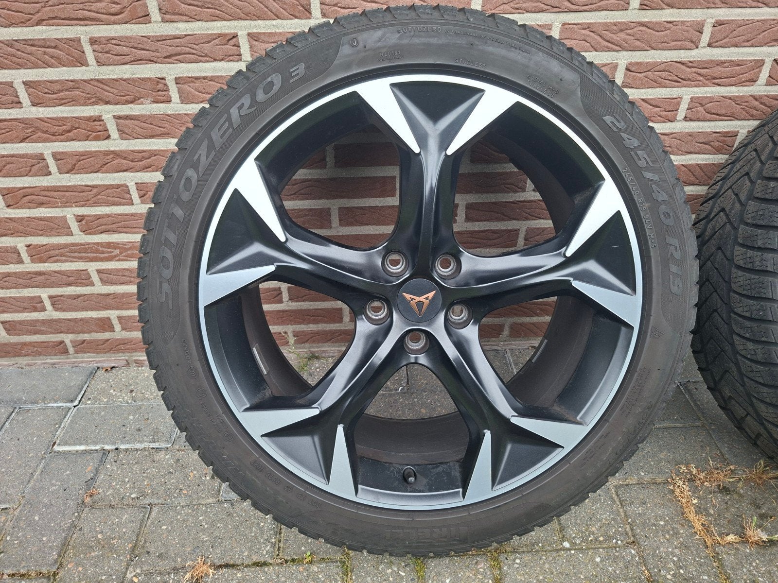CUPRA formentor 19 inch velgen winterbanden origineel, Autos : Pièces & Accessoires, Pneus & Jantes, Pneus et Jantes, Véhicule de tourisme