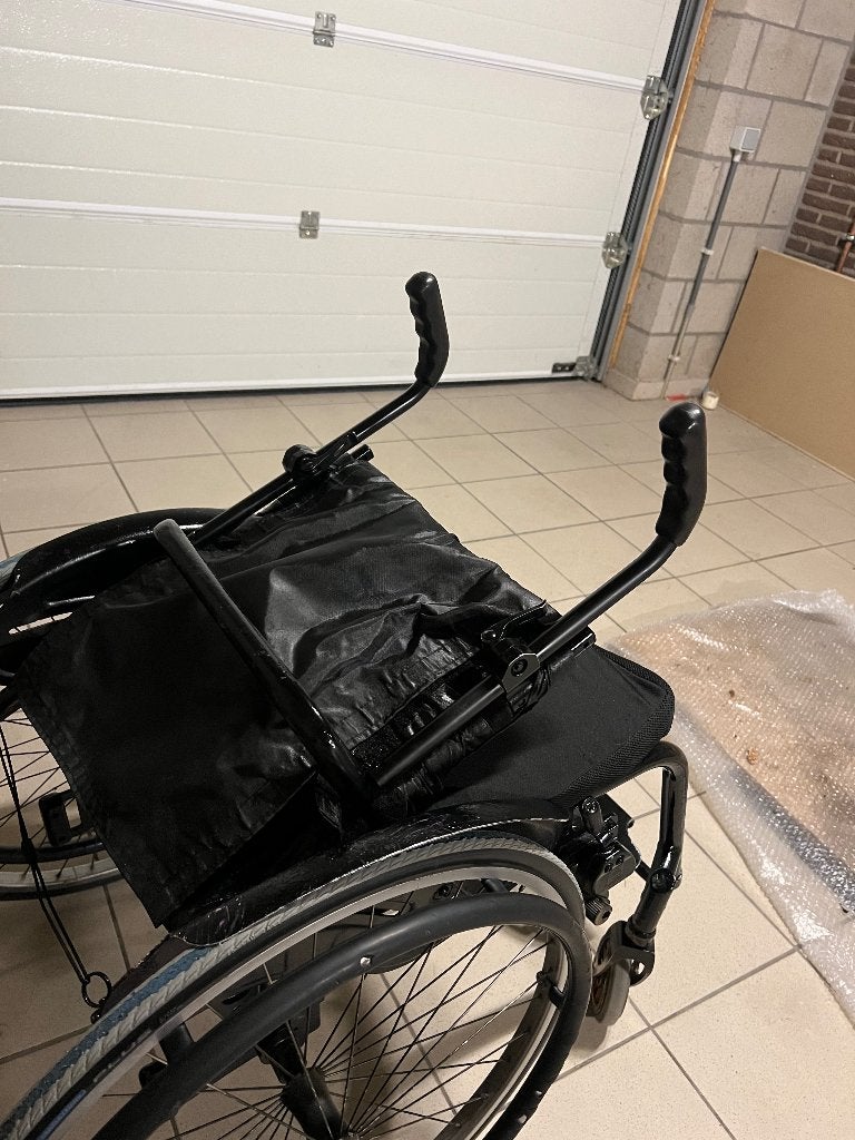 Fauteuil roulant Quickie - largeur d'assise 43 cm - bon état, Enlèvement, Pliant, Utilisé, Fauteuil roulant manuel