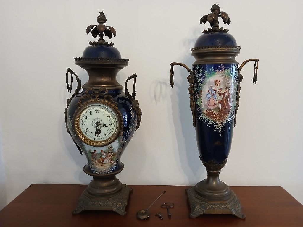 Antieke Franse vaasklok in Sèvres-stijl, Antiek en Kunst, Ophalen