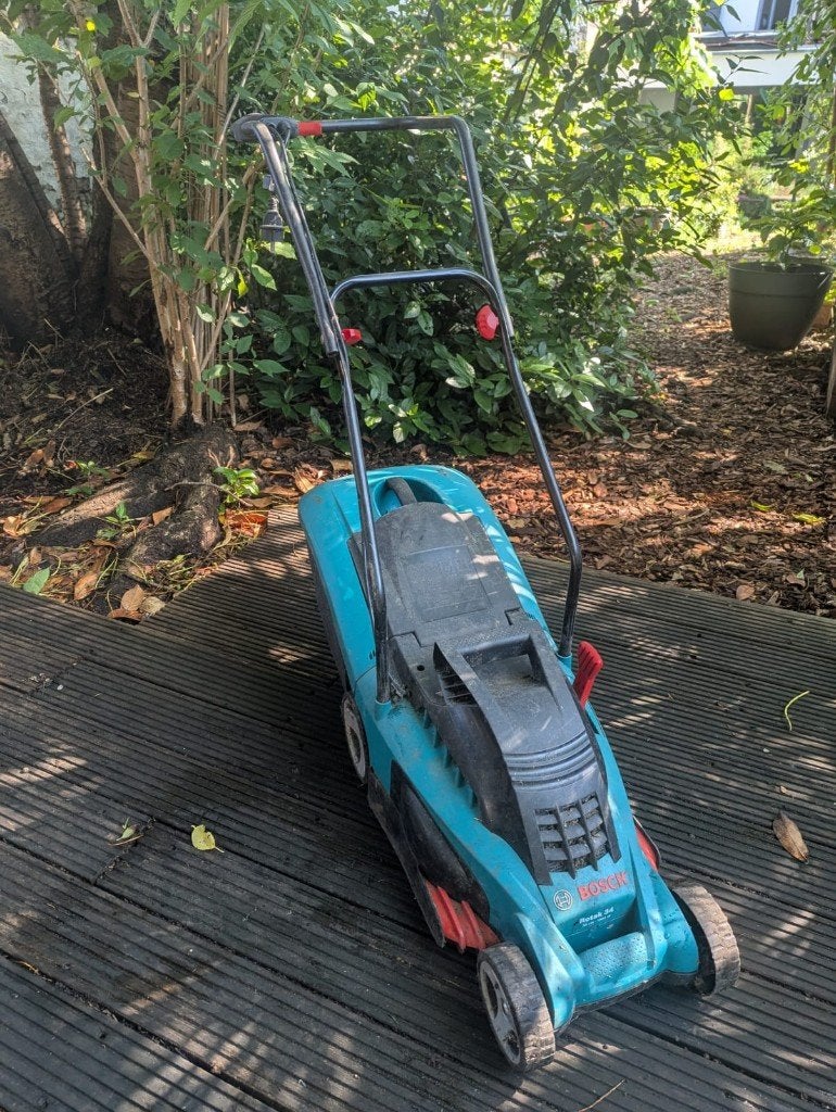 Tondeuse électrique Bosch, Jardin & Terrasse, Tondeuses à gazon, 30 à 39 cm, Enlèvement, Utilisé, Bac de ramassage
