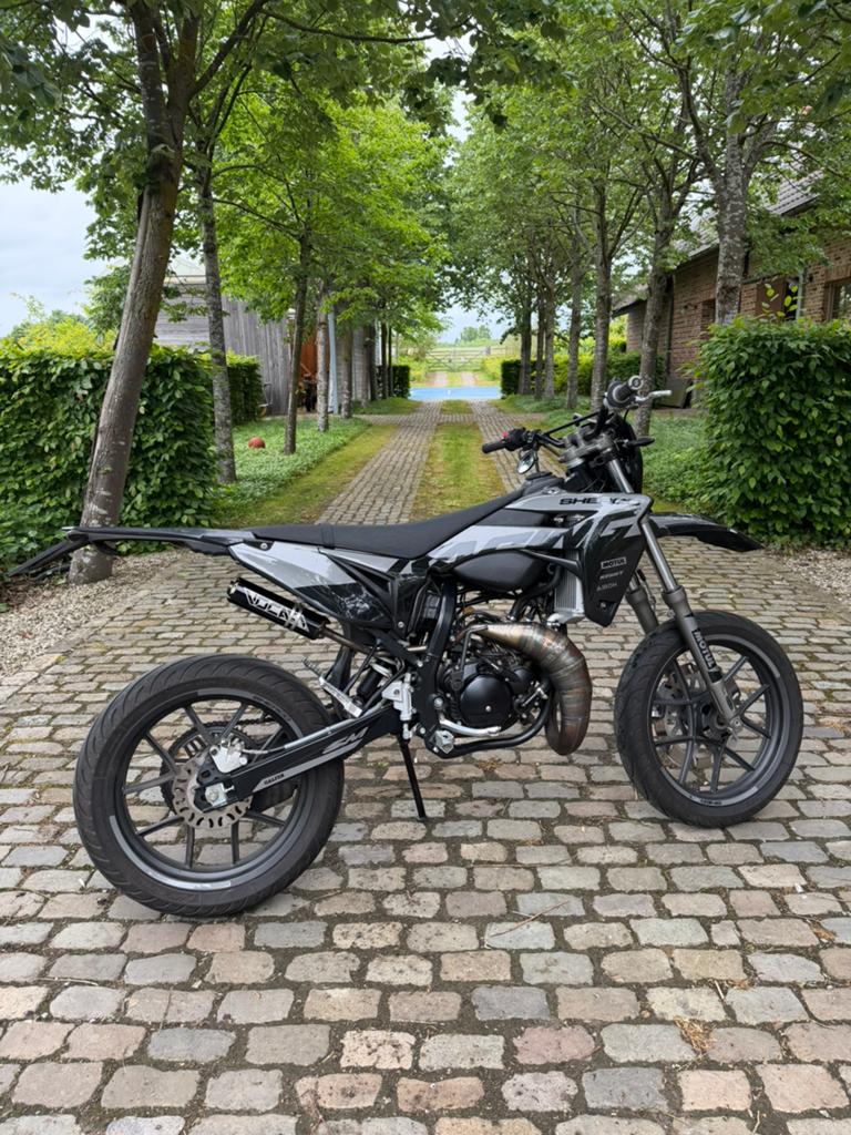 Sherco SM-R 50 Black Moon, Fietsen en Brommers, Brommers | Overige merken, Ophalen, 6 versnellingen, 50 cc, Klasse B (45 km/u)