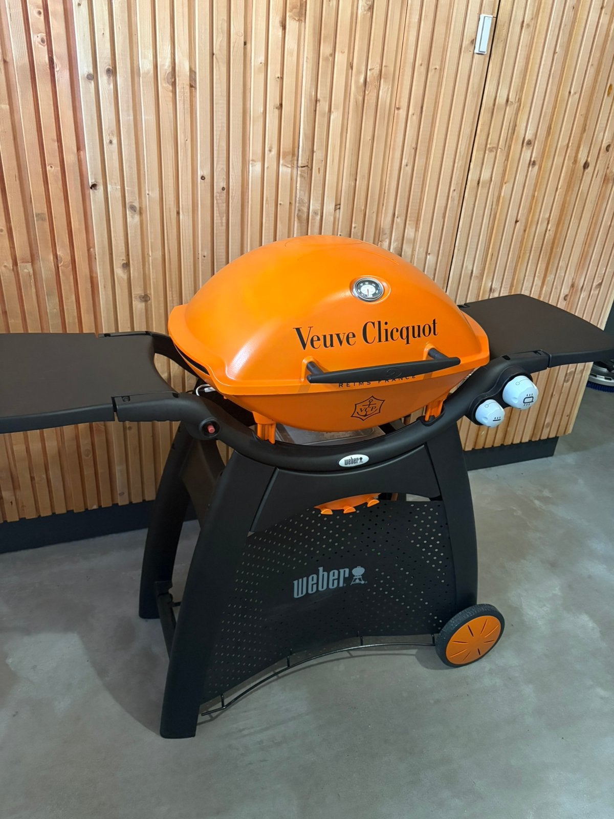 Veuve cliquot bbq weber gas, Ophalen, Zo goed als nieuw