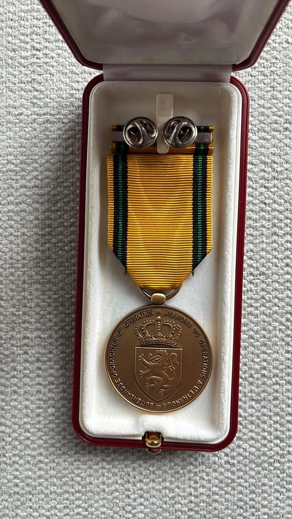 Medaille opération a l’étranger belge, Enlèvement ou Envoi, Armée de terre, Ruban, Médaille ou Ailes