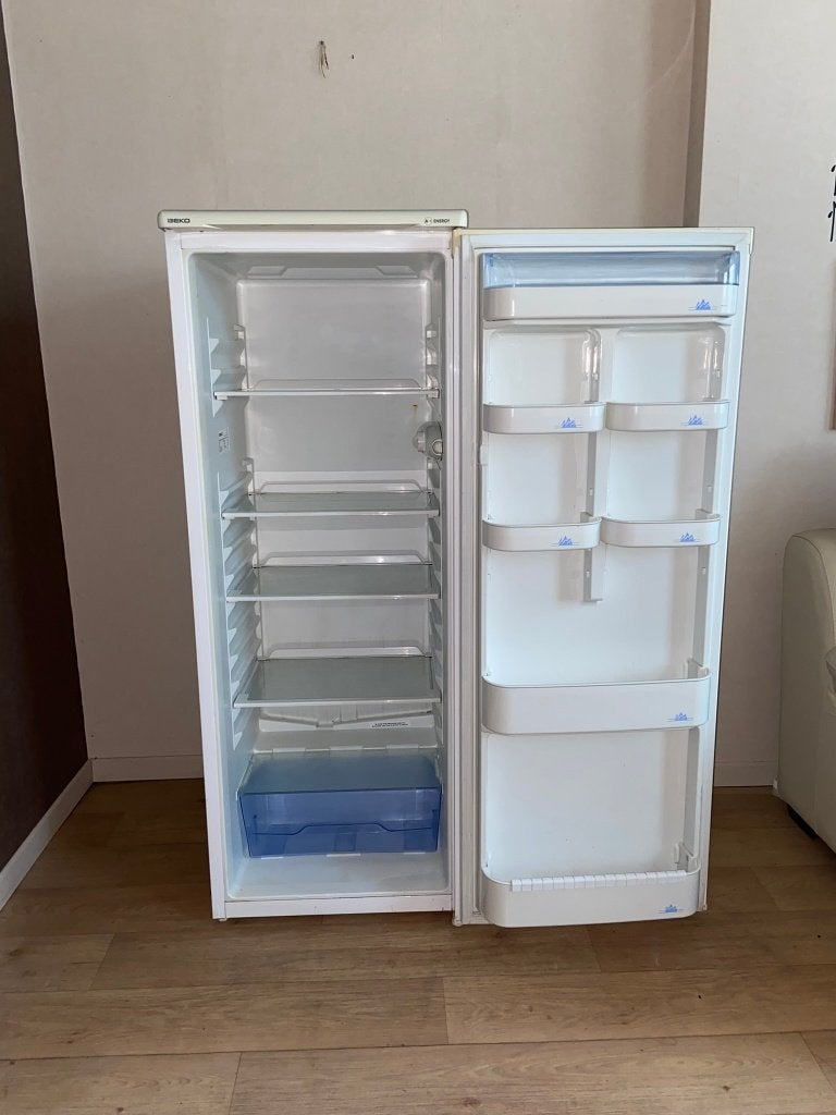 Frigo A+ BEKO, Classe énergétique A ou plus économe, Sans bac à congélation, Utilisé, 200 litres ou plus