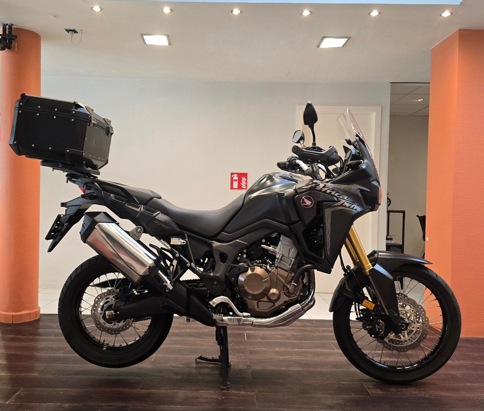Honda Africa Twin 1000**2018**15.421km**Garantie, Bedrijf, 1000 cc