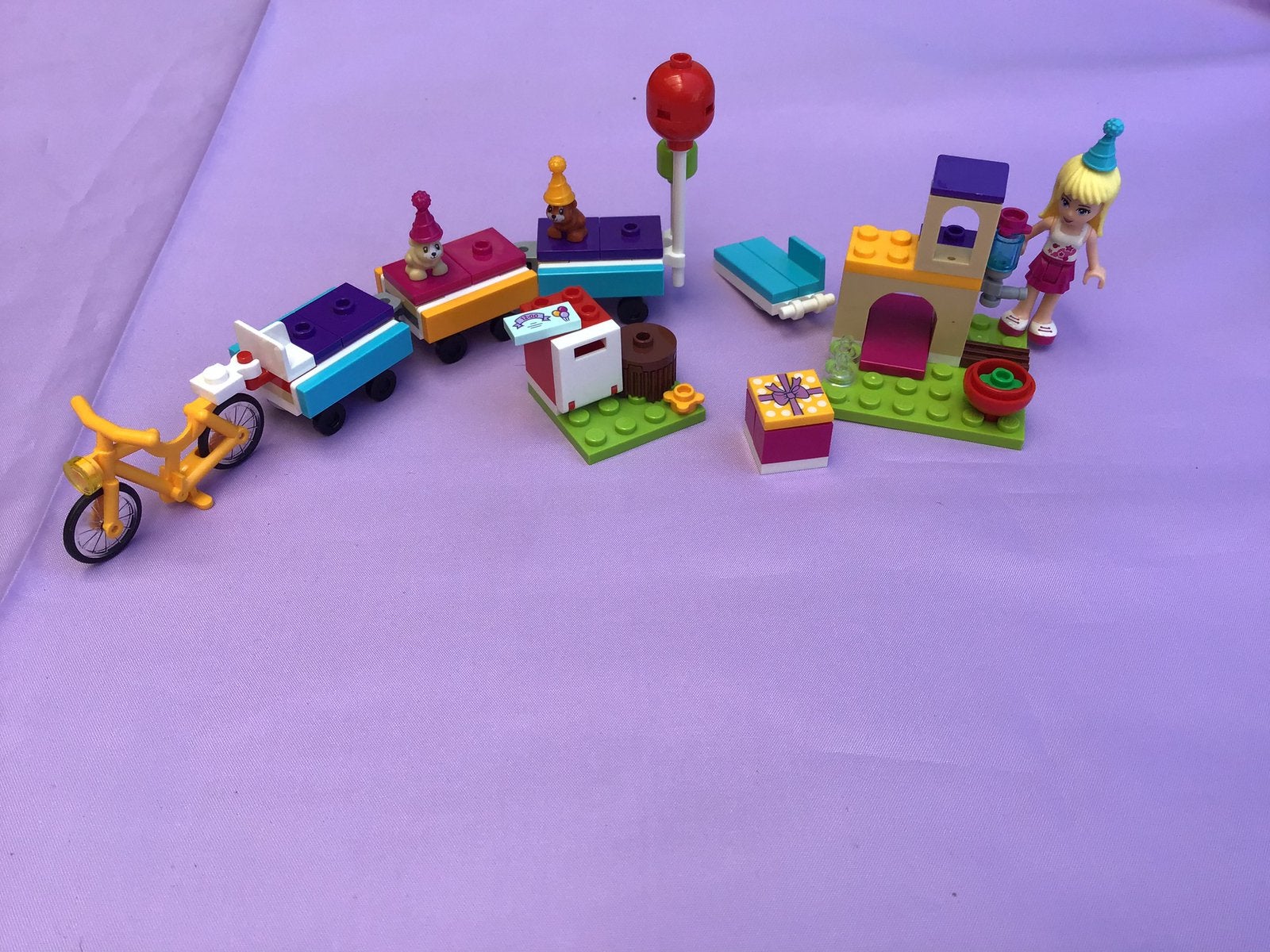 Lego party trein L, Kinderen en Baby's, Lego, Friends, Ophalen of Verzenden, Zo goed als nieuw
