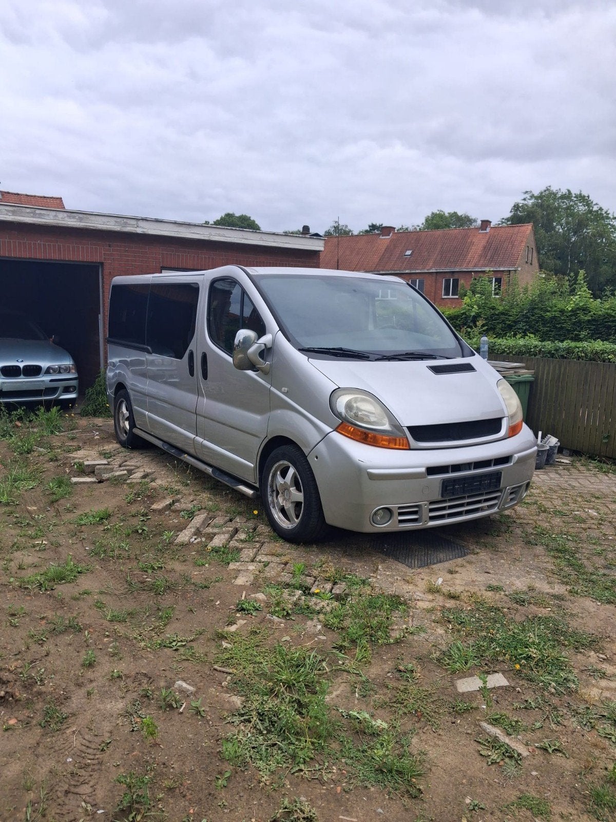 Renault trafic dubbelcabine 5 plaatsen!, Argent ou Gris, Achat, 750 kg, Entreprise