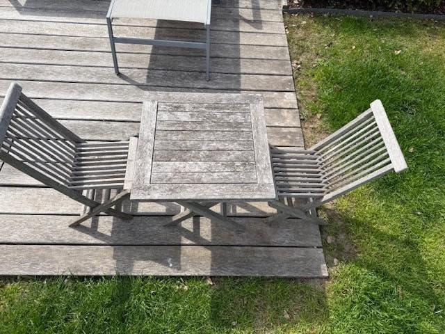 Teak tafeltje met 2 bijhorende stoeltjes, Tuin en Terras, Tuinsets en Loungesets, Gebruikt, Hardhout, Tuinset, Eettafel