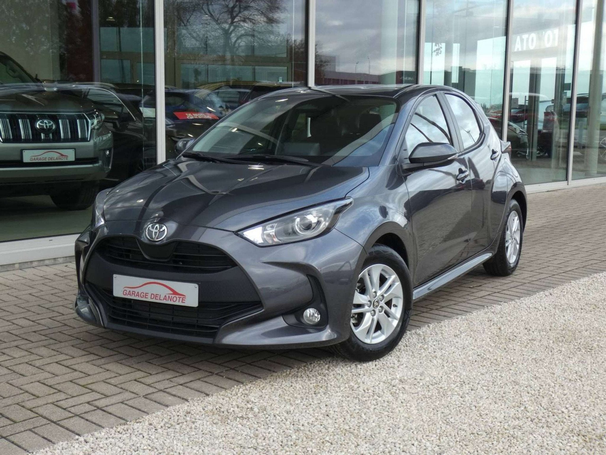 Toyota Yaris Hybrid Dynamic +Apple carplay +Android auto +Pa, Stof, Gebruikt, 116 pk, 1490 cc