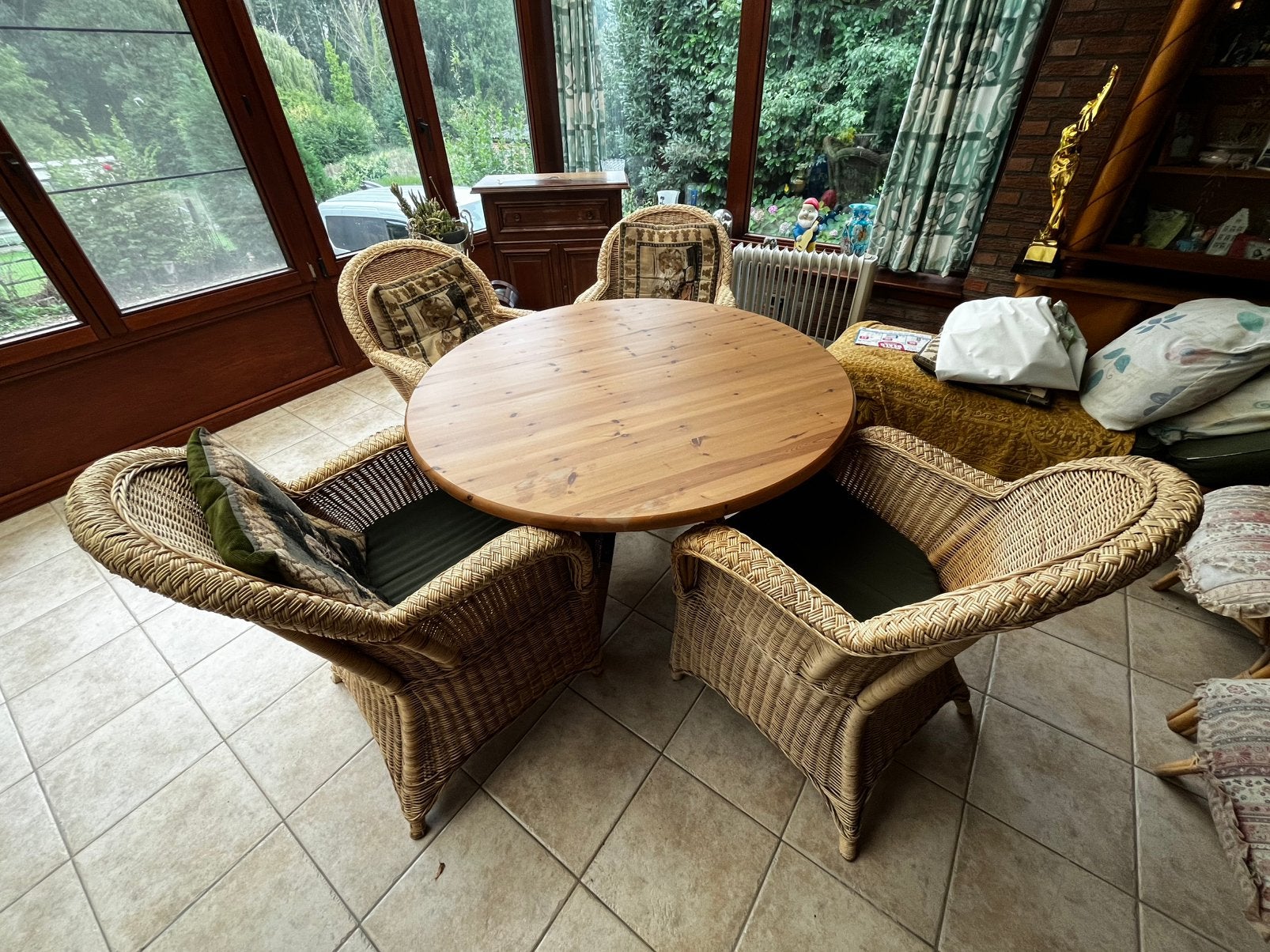 Table à manger classique en rotin (éventuel. avec chaises), Enlèvement