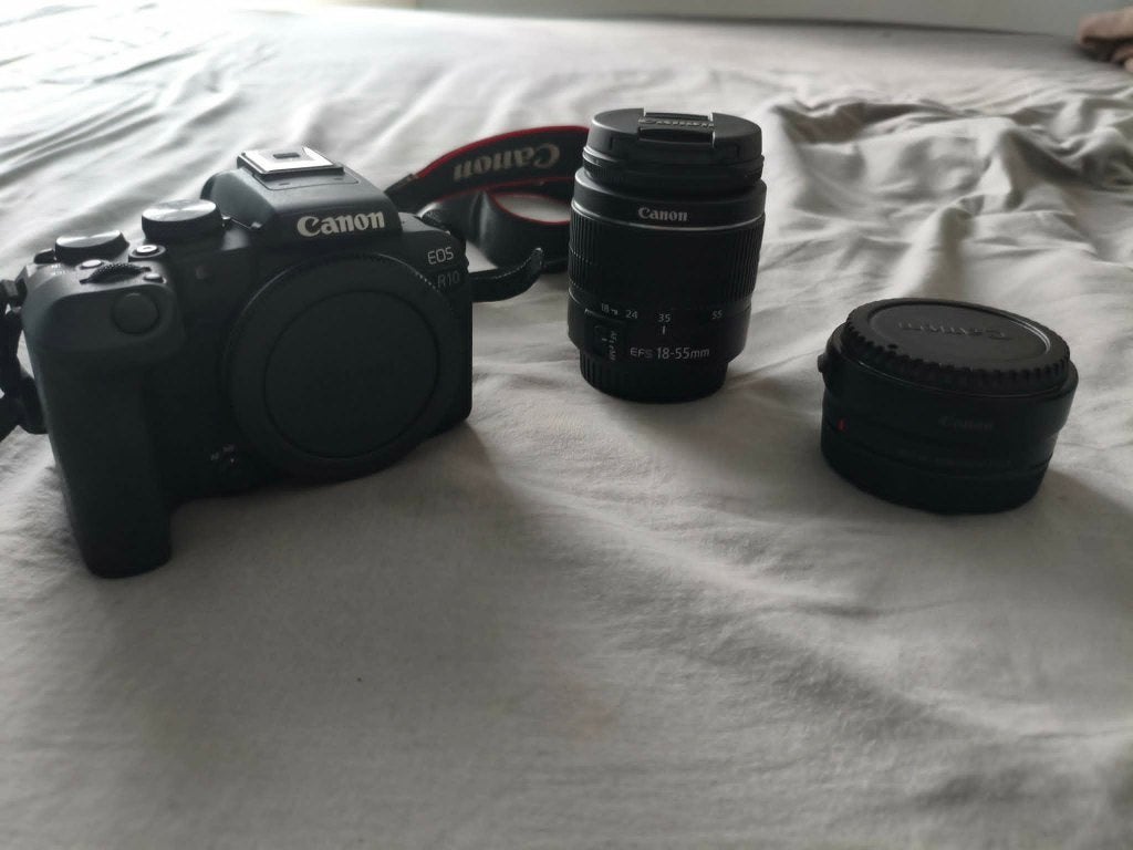 Canon EOS R10+ EF-S 18-55mm F/3.5-5.6 DC III +2 Accu + lader, Ingebouwde flitser, Ophalen of Verzenden, Zo goed als nieuw, 24 megapixels