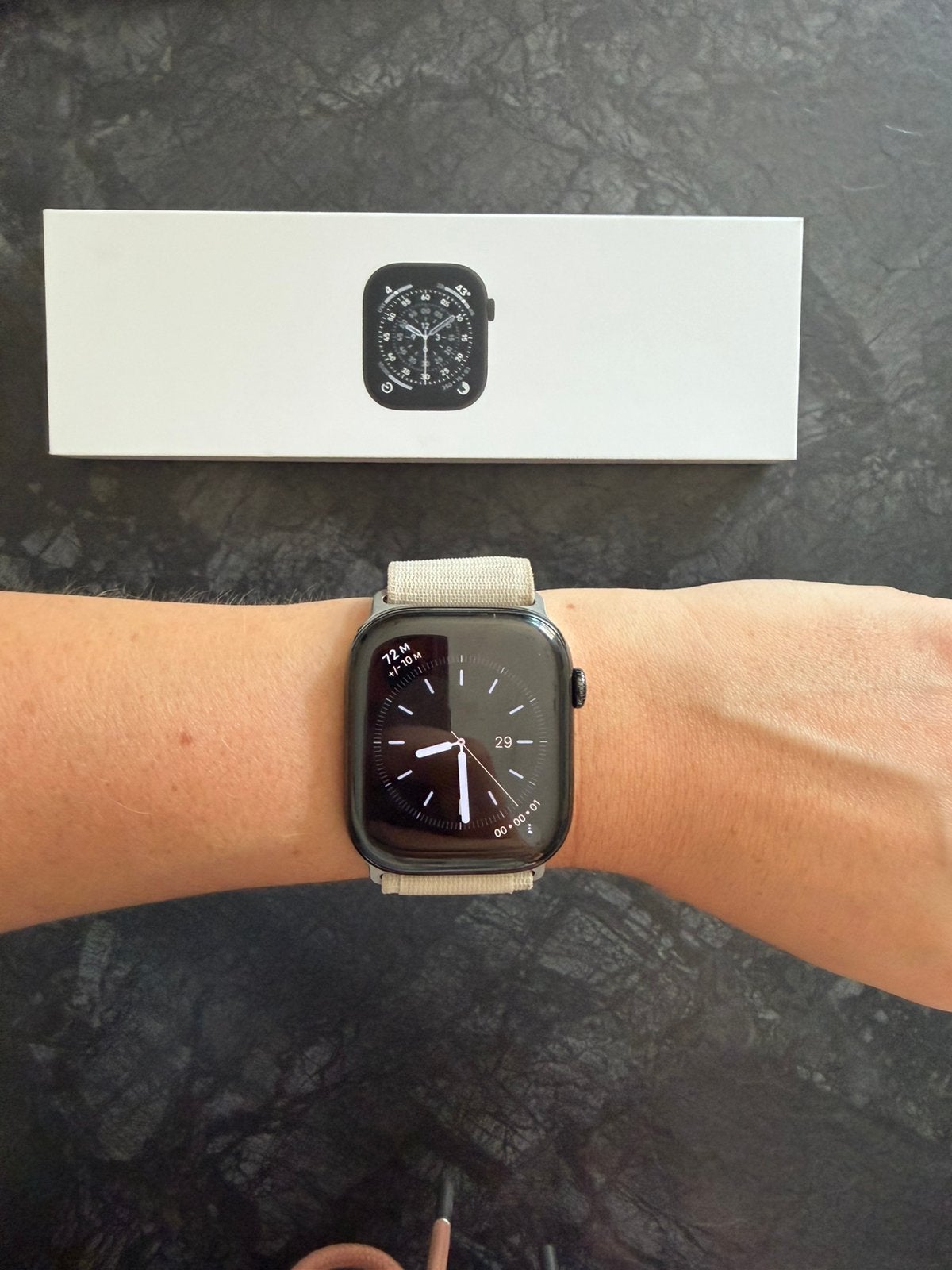 Apple watch serie 11 titanium, Handtassen en Accessoires, Smartwatches, Ophalen of Verzenden, GPS, Zo goed als nieuw, Zwart