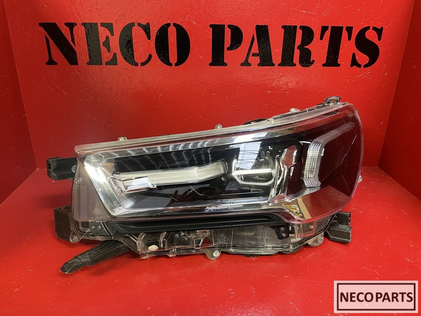 TOYOTA HILUX FACELIFT VOL LED KOPLAMP ORIGINEEL, -, Toyota, Utilisé, -