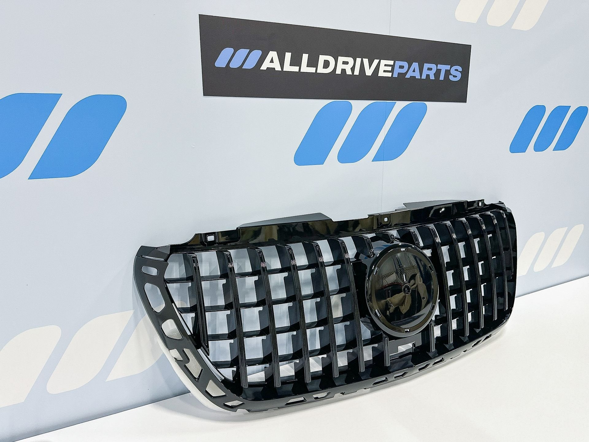 Mercedes Sprinter W907 Sport Look front Grill Glanzend Zwart, Neuf, -, -, -