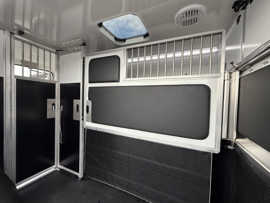 Ford Transit | Horsetruck | KRISMAR | STALLION 3XL | 2024 |, Weduwestraat 12
4884MV  WERNHOUT, NL, Paardenwagentje NL | MVV HORSETRUCKS