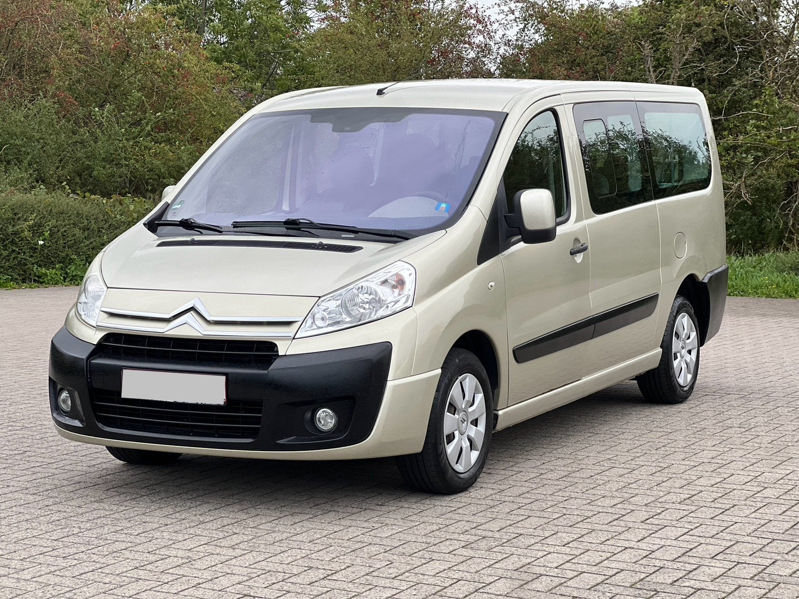 Citroën Jumpy 2.0 HDi 9 zitplaatsen • 2011**173.000km**, Voorwielaandrijving, Elektrische ramen, 4 cilinders, Beige