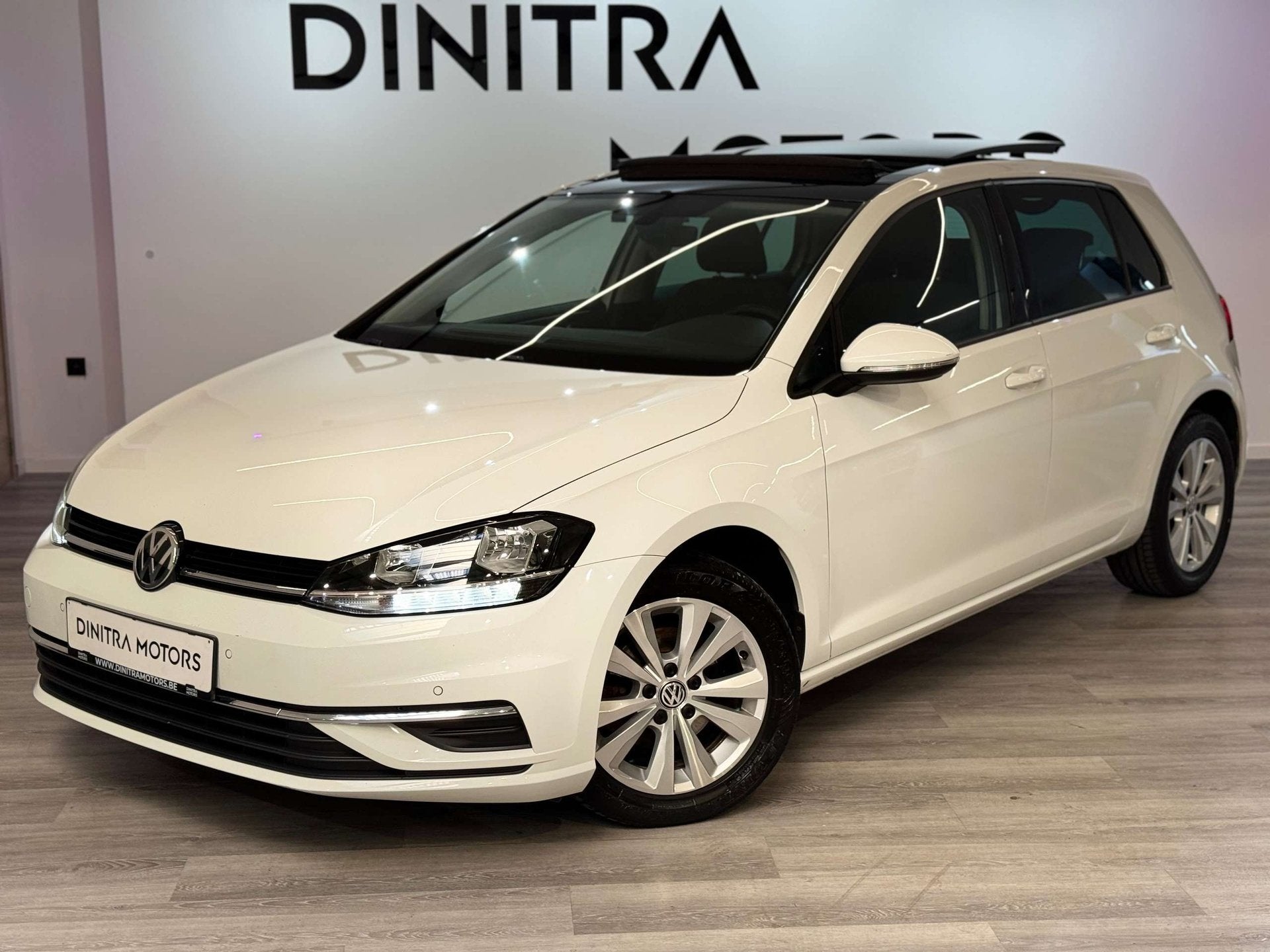 Volkswagen Golf 1.0 TSI Comfortline - Pano/Carplay/DigitalCo, Auto's, Volkswagen, https://public.car-pass.be/vhr/e4d884e1-3b55-4ba3-9fa9-4f256de6edb6