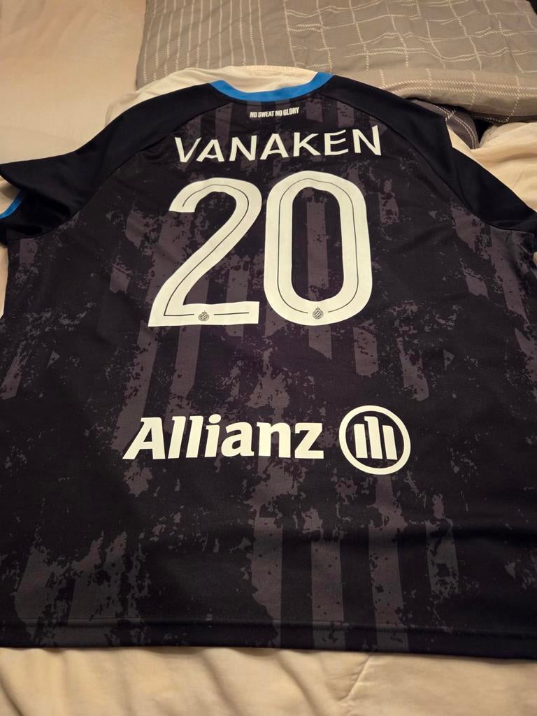 Truitje vanaken 20 clubbrugge xl4, Ophalen