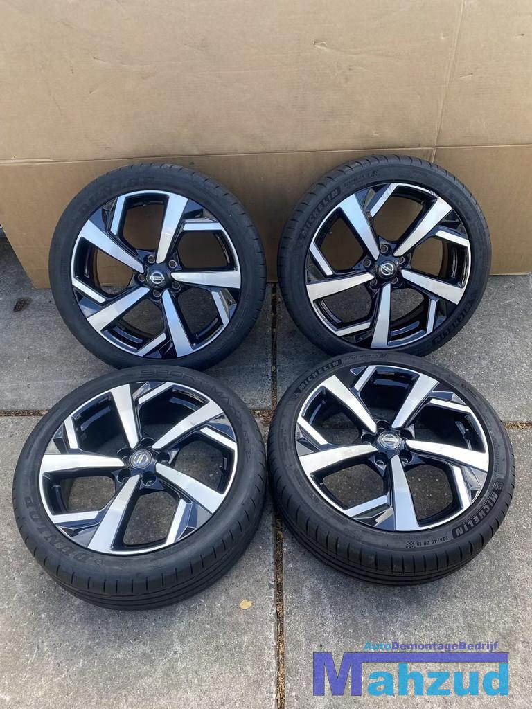 NISSAN QASHQAI J11 Velgen 5x114.3 66.1 19 inch sportvelgen, Takashima 1-chome 1-1
220-8686  Yokohama, Band(en), NISSAN_SR@mail.nissan.co.jp
