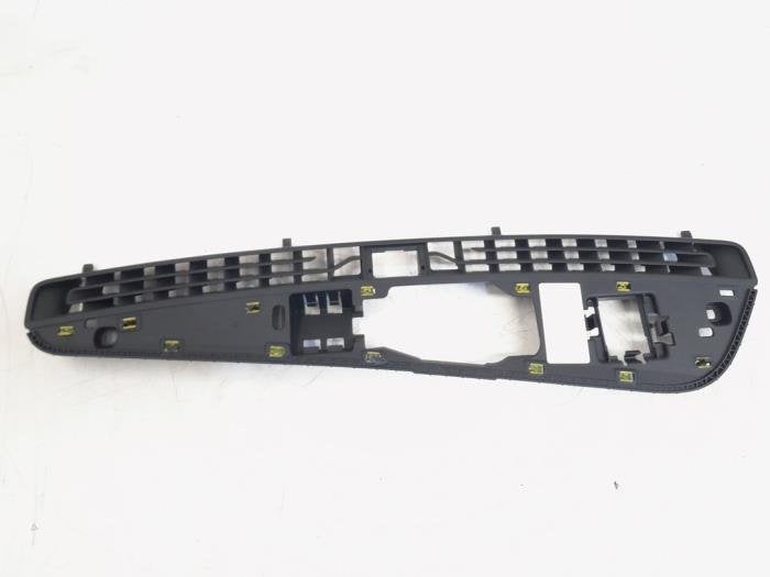 Grille aération tableau de bord d'un Audi A3, -, 3 mois de garantie, Audi, Utilisé