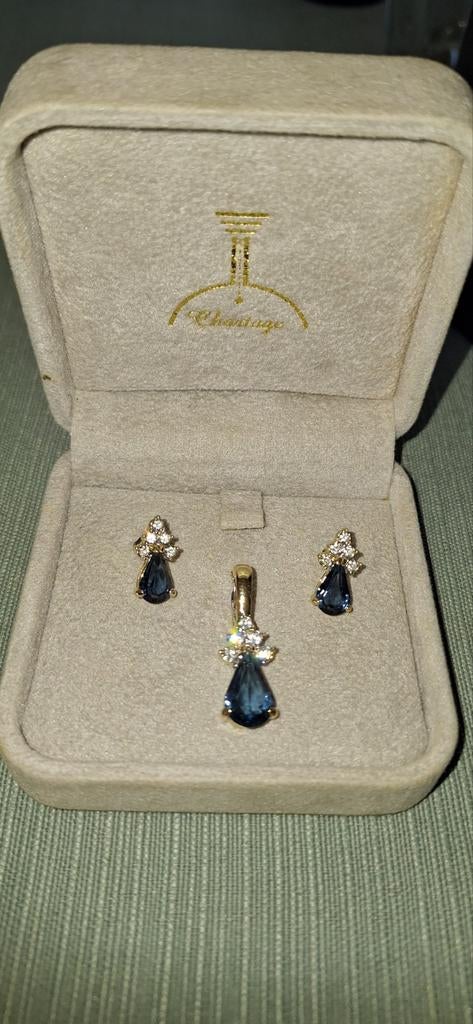 Vintage oorbellen met hangertje, Ophalen