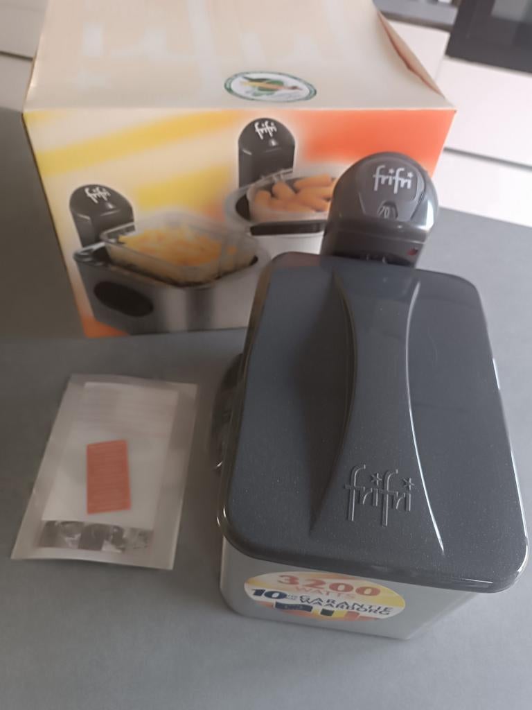 Friteuse Frifri 5828 - neuve, Electroménager, Friteuses, Neuf, 1 à 2 litres, Pan intérieur amovible, Enlèvement