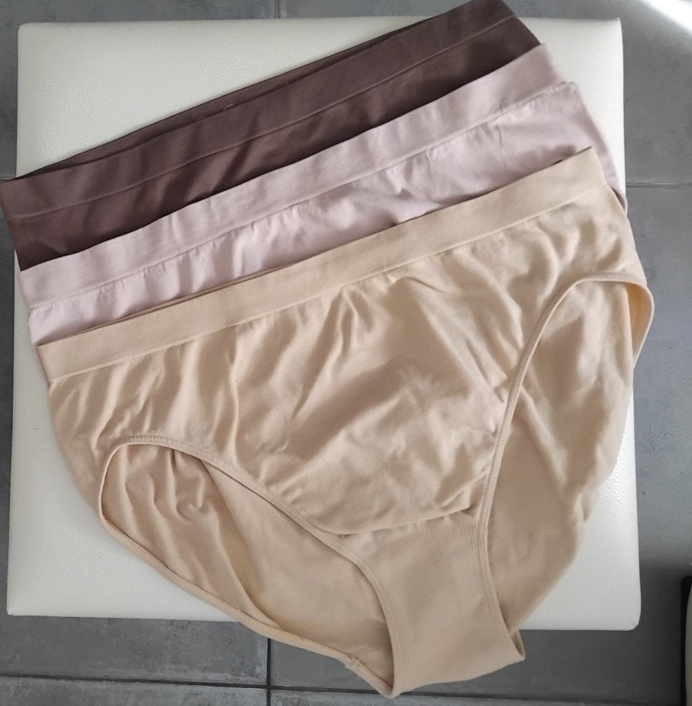 3 damesslips,bruin,rose,beige,maat;XL., Vêtements | Femmes, Sous-vêtements & Lingerie, Soft basic, Enlèvement ou Envoi, Autres couleurs