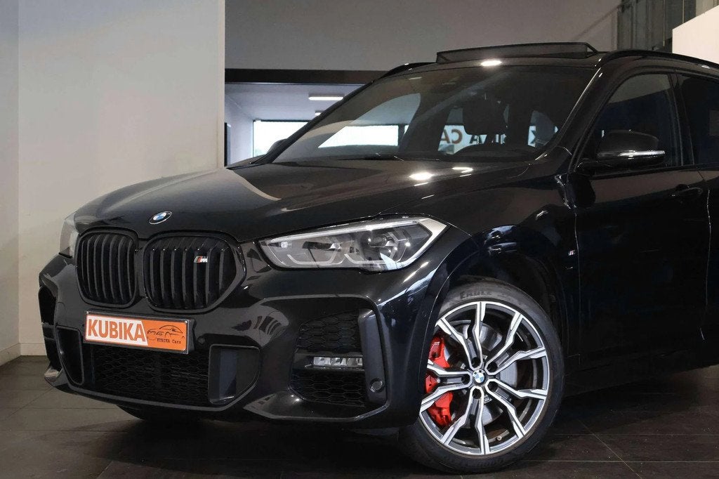BMW X1 X1 2.0iA xDrive20 M Pakket PANO Head-up Keyless Memor, Euro 6, Entreprise, 131 kW, Noir