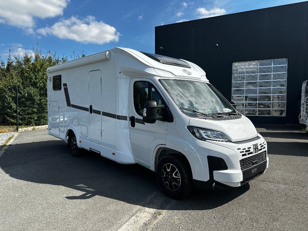Carado T338S half integraal (NIEUW), Caravanes & Camping, 6 à 7 mètres, Entreprise, Fiat, Boîte manuelle