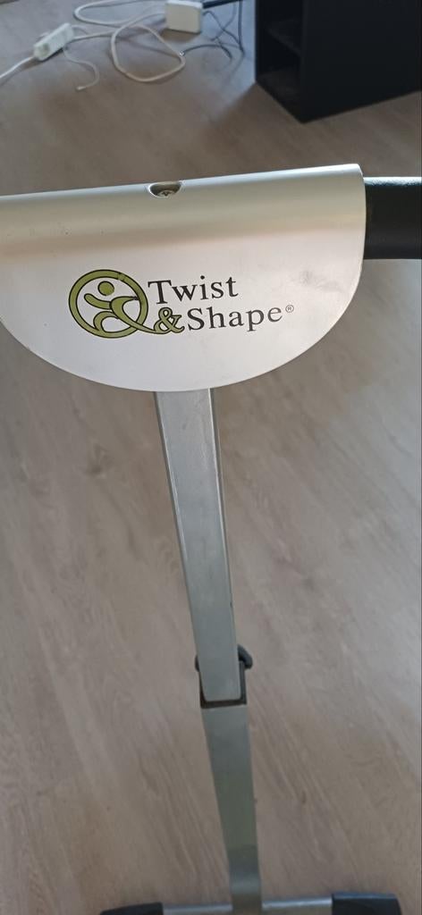 Twist and shape, Elektronische apparatuur, Ophalen