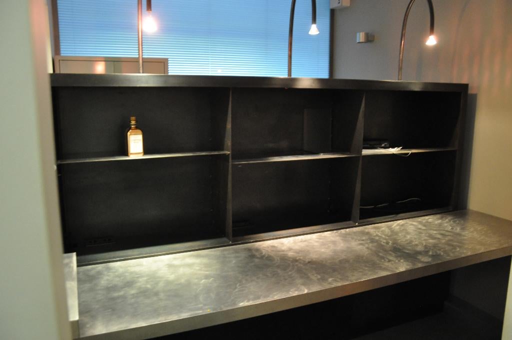 onthaal-bureaumeubel in zwart geboend staal en inox (+licht), Receptie of Entree, Ophalen, Gebruikt, Bureau