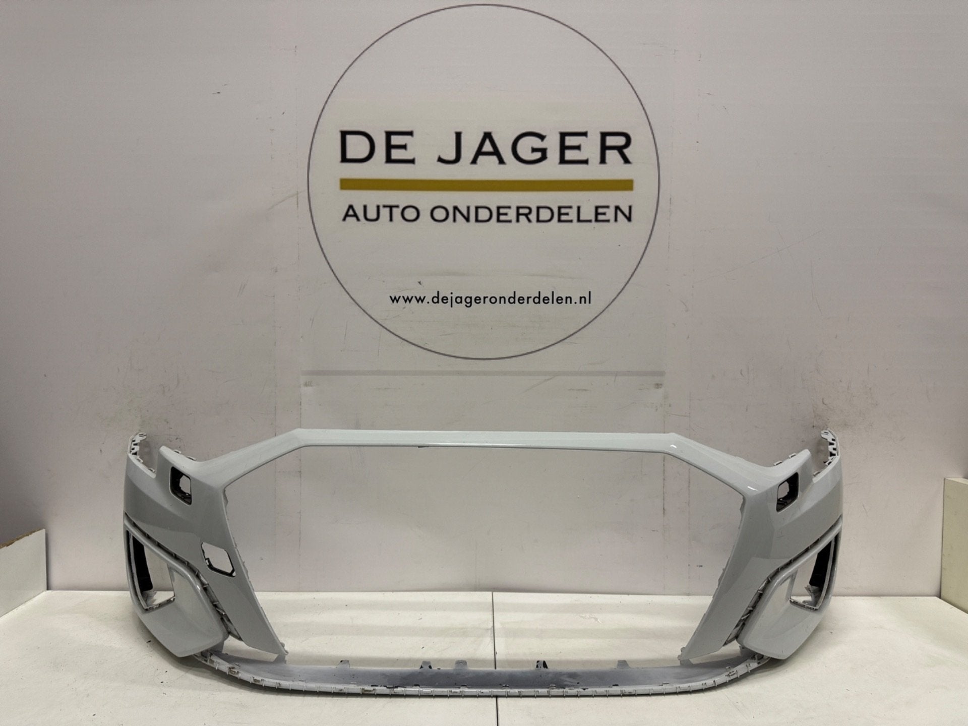 AUDI A3 8Y0 8Y VOORBUMPER BUMPER 6pdc KLS 8Y0807437, Gebruikt, Voor, AUDI AG, Auto-Union-Strasse 1
85045  Ingolstadt, DE