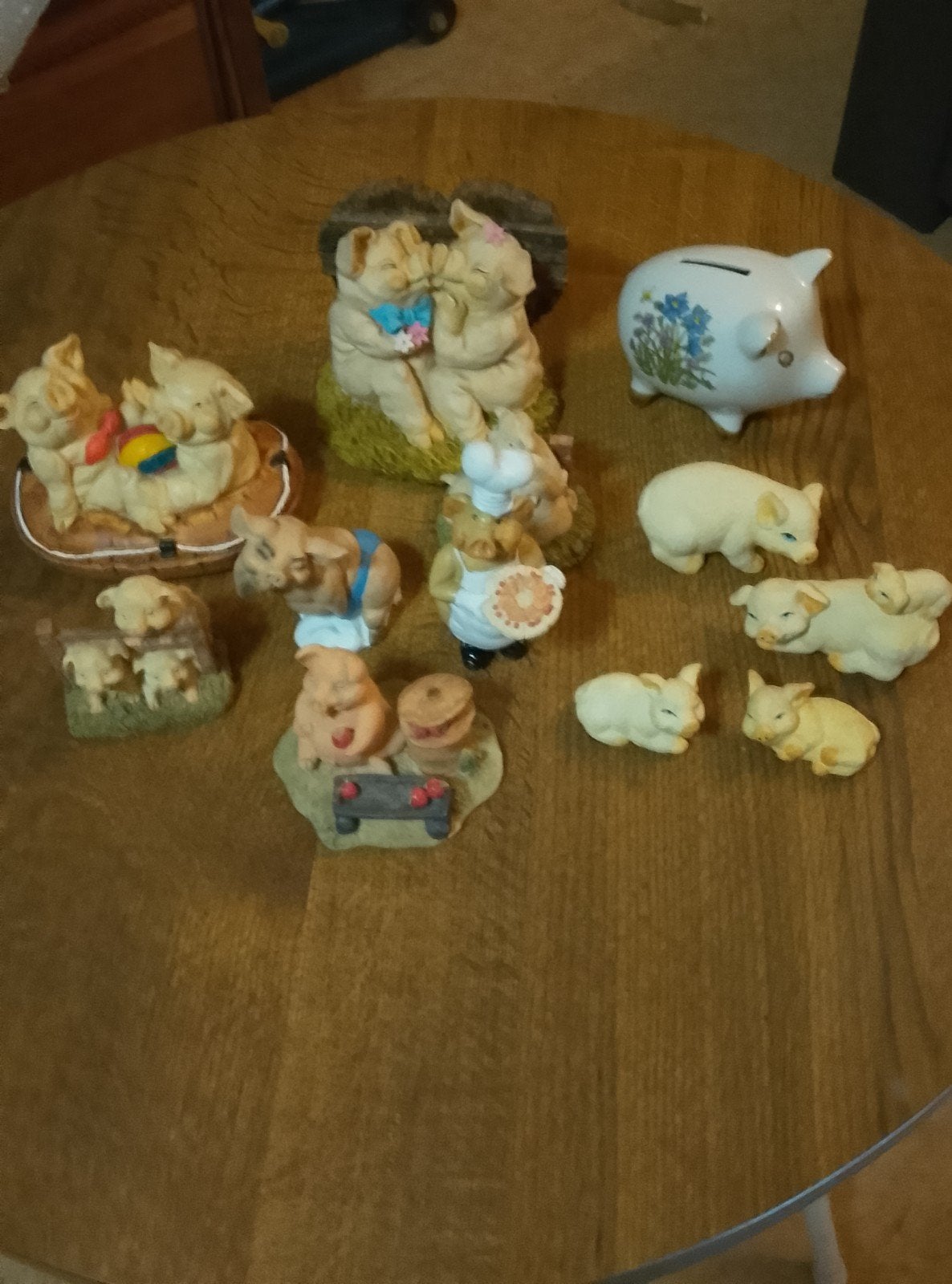 Groep verschillende varkentjes, Ophalen