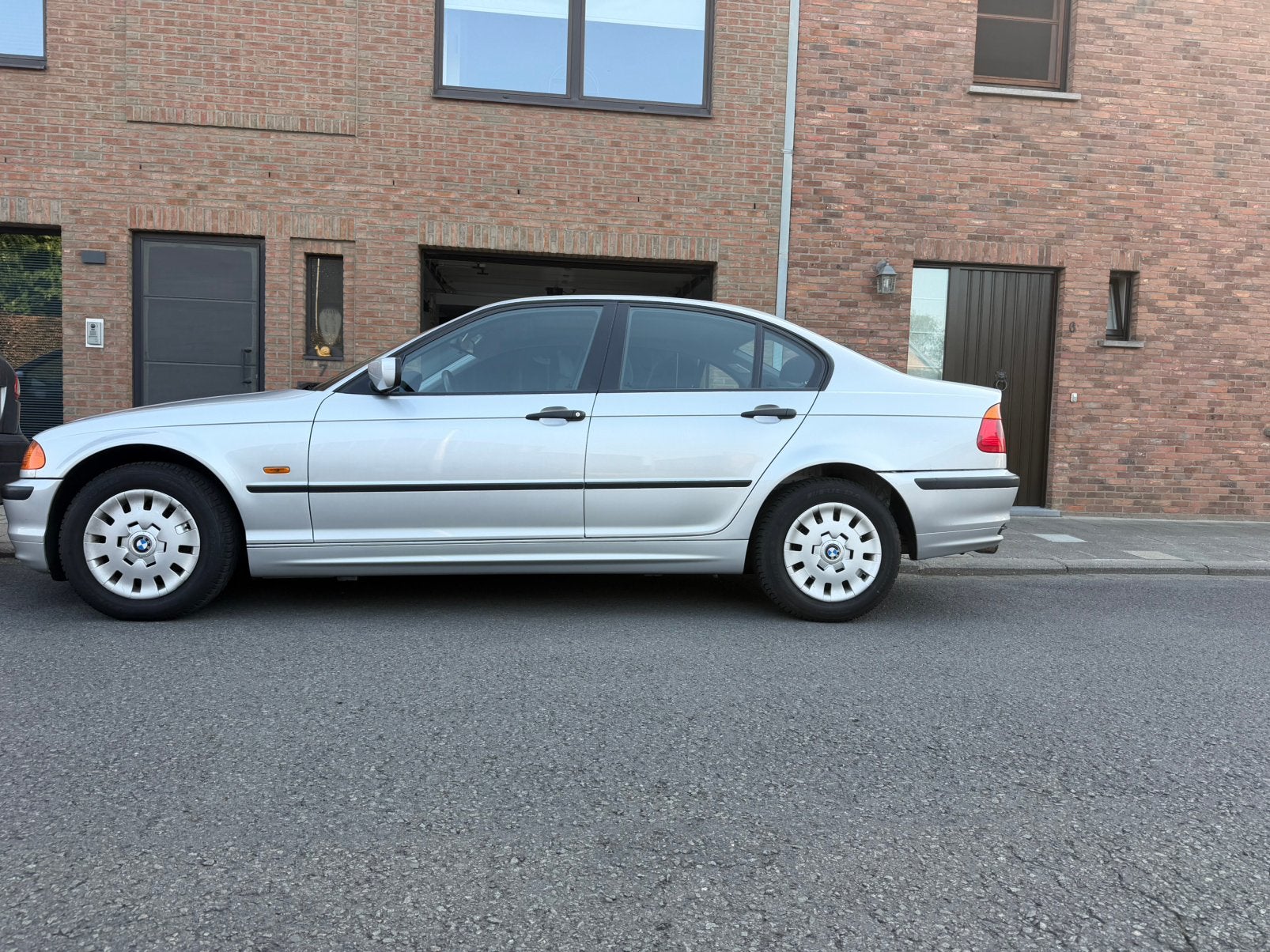E46 318i, Auto's, 4 deurs, 4 cilinders, Particulier, Zilver of Grijs