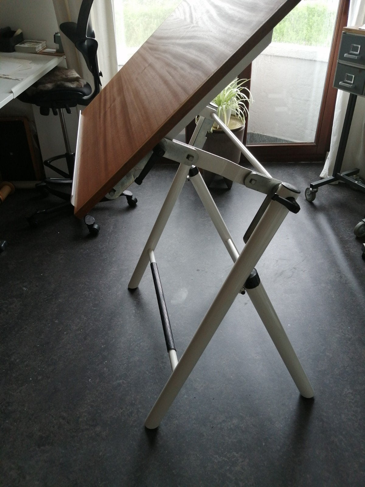 Tekentafel zonder houten blad., Ophalen