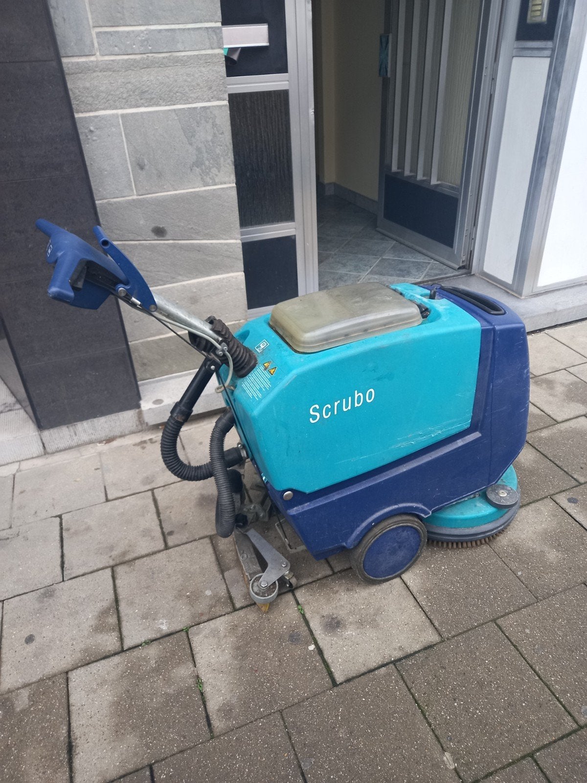 schrobmachine voor groot oppervlak, Ophalen