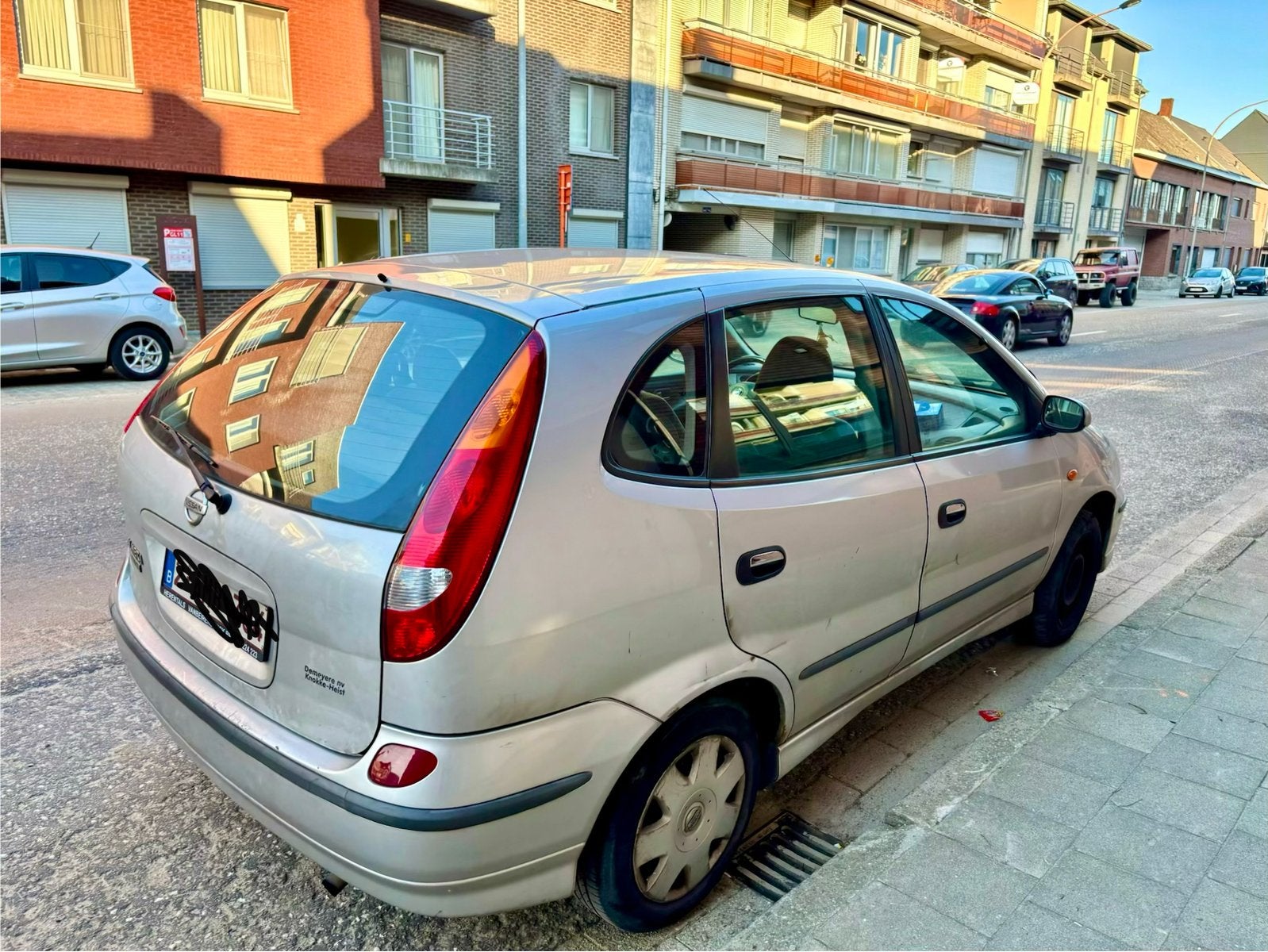 Nissan almera tino, Autos, Renault, Achat, Boîte manuelle, 5 portes, Berline